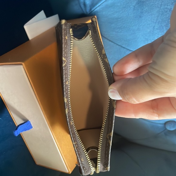 NWT Louis Vuitton Toiletry Pouch 15 (Monogram Brand New) - Picture 5 of 5